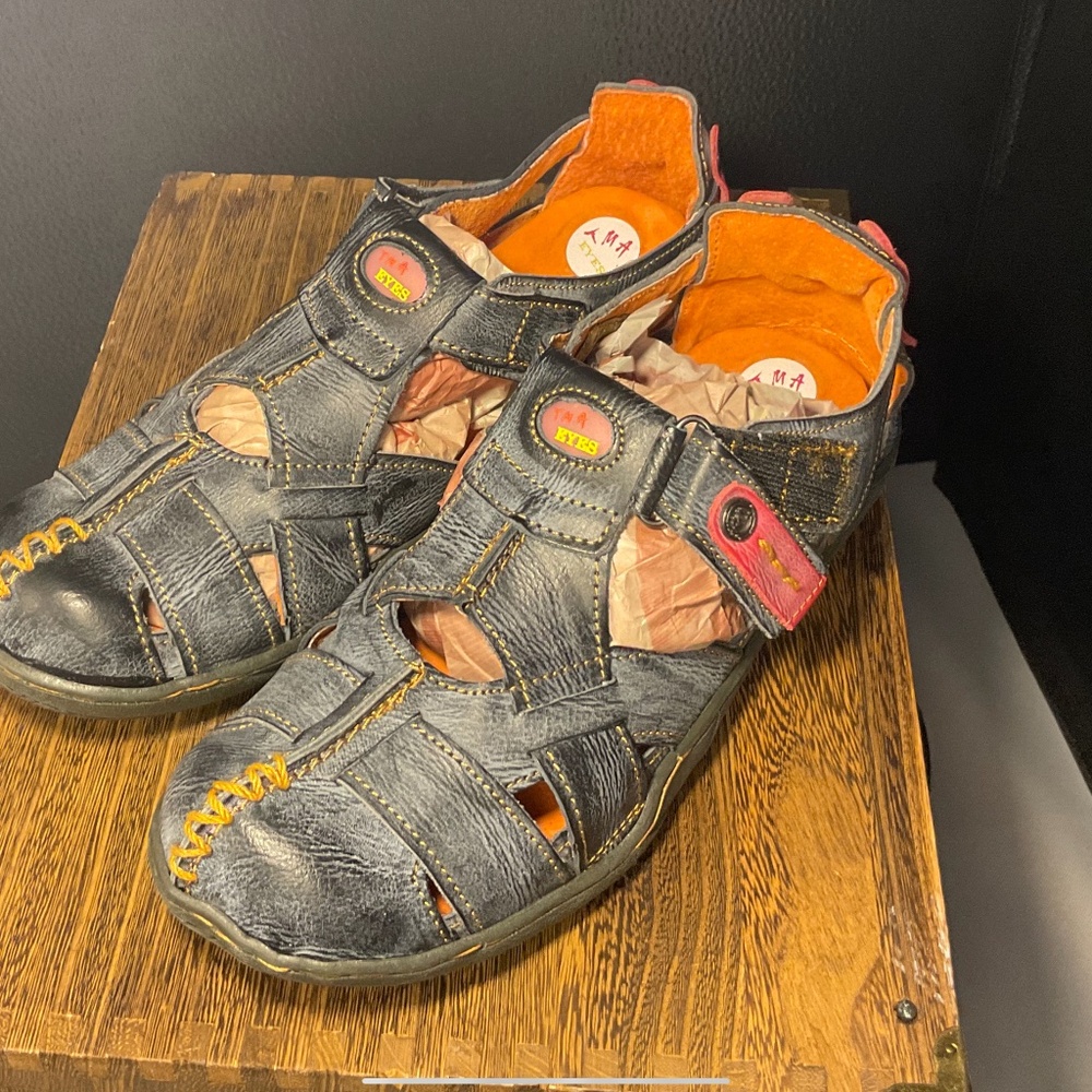 TMA EYES Women's Hook and Loop Closed-Toe Leather Sandal Size 41 (7.5)